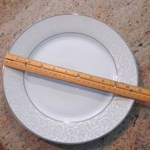 Mikasa Parchment Dinner Plate, 10.75-Inch L3438 White